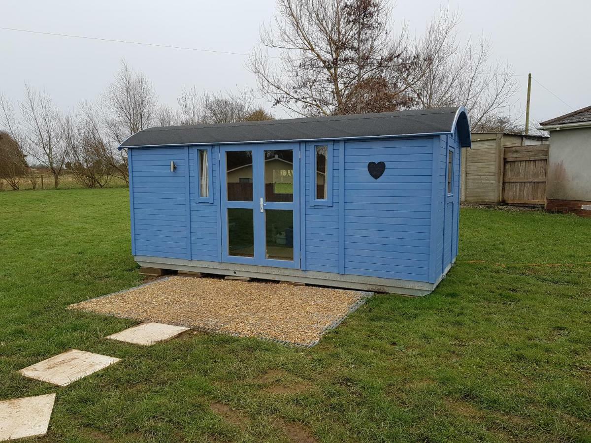 Acorn Camping And Caravan Park 란트윗메이어 외부 사진