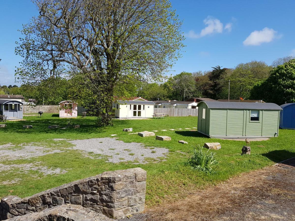 Acorn Camping And Caravan Park 란트윗메이어 외부 사진