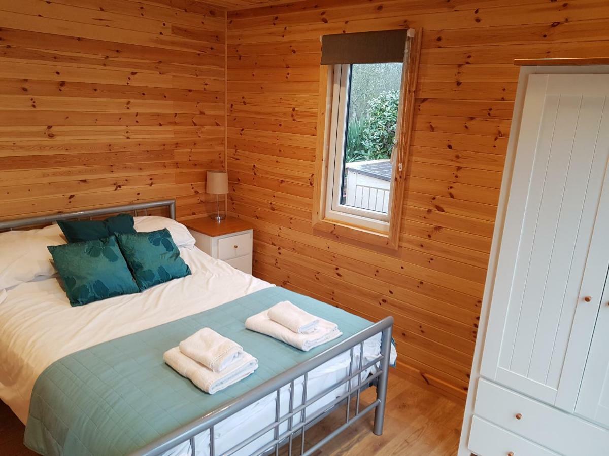 Acorn Camping And Caravan Park 란트윗메이어 외부 사진