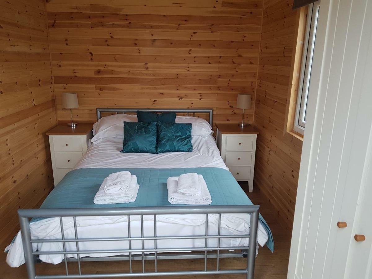 Acorn Camping And Caravan Park 란트윗메이어 외부 사진