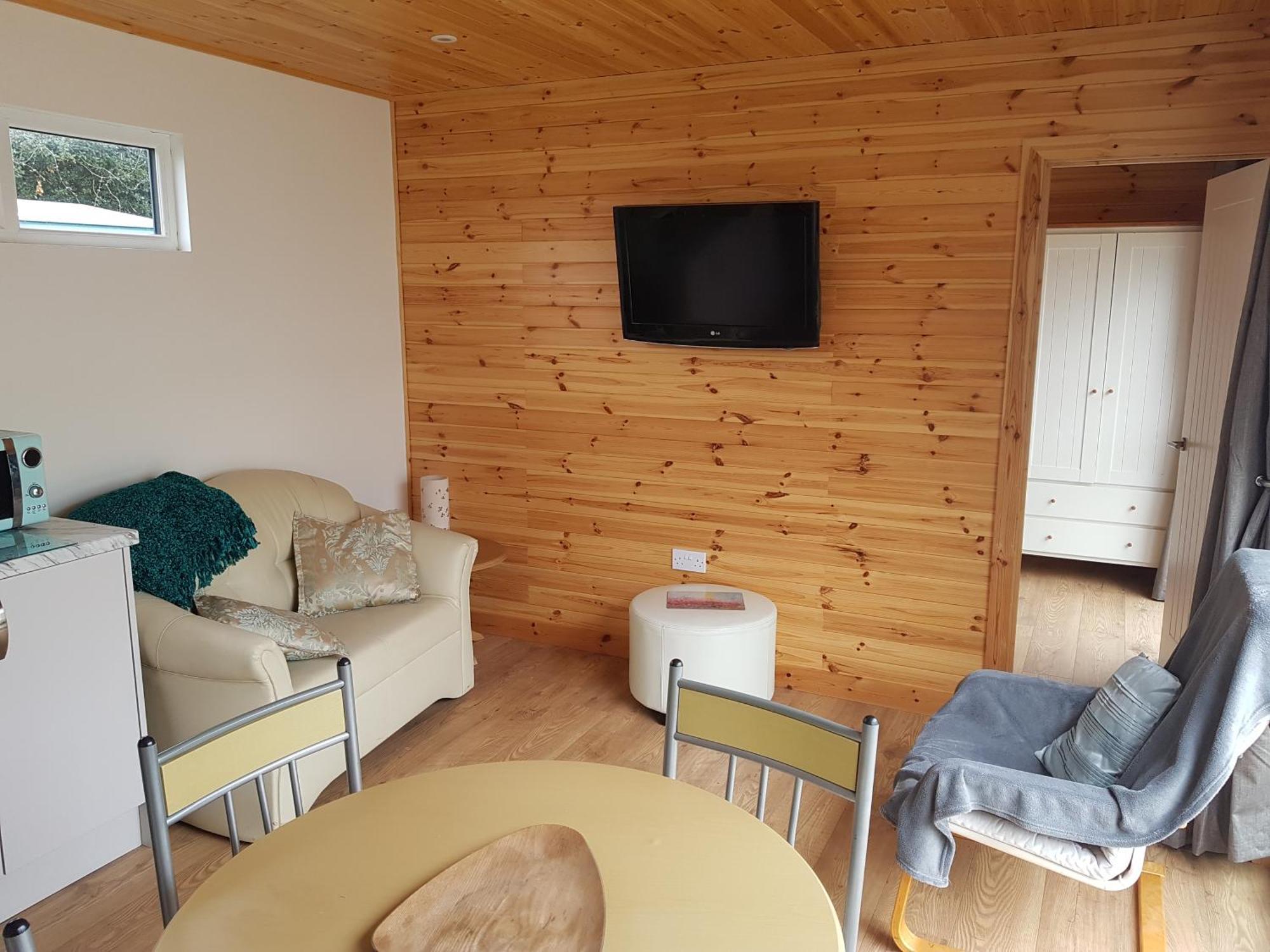 Acorn Camping And Caravan Park 란트윗메이어 외부 사진