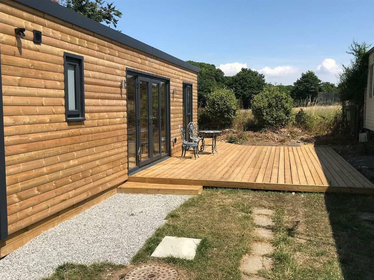 Acorn Camping And Caravan Park 란트윗메이어 외부 사진