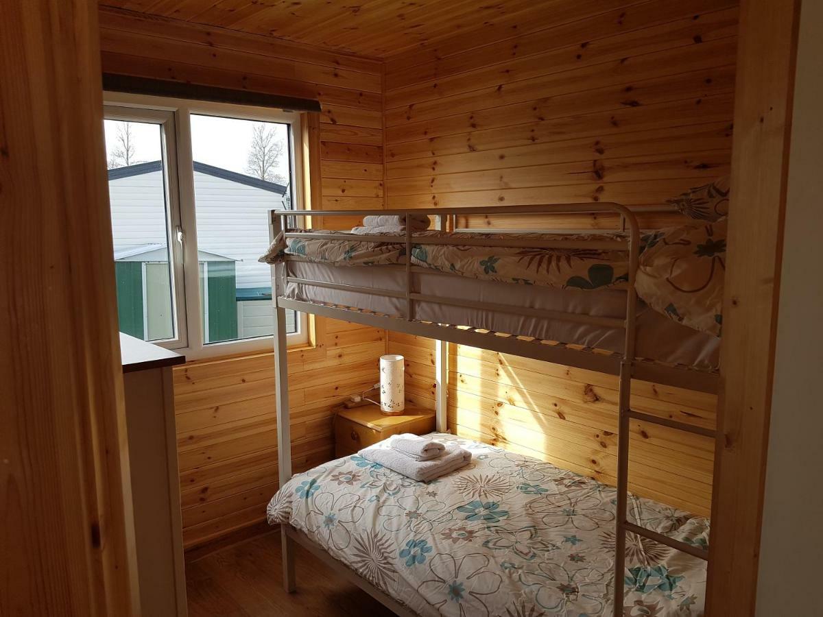 Acorn Camping And Caravan Park 란트윗메이어 외부 사진