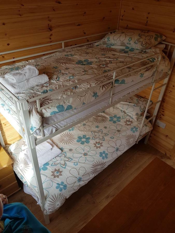 Acorn Camping And Caravan Park 란트윗메이어 외부 사진